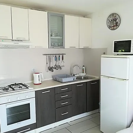 15292a Apartment *