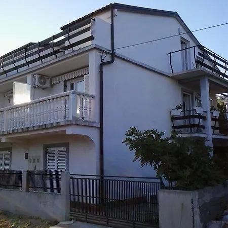15292a Apartment *